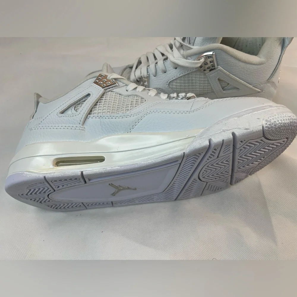 Nike Air Jordan 4 Retro White size 11 Basketball Sneakers